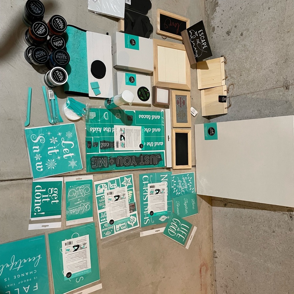 Chalk Couture Double-Sided Box Frame in Teal